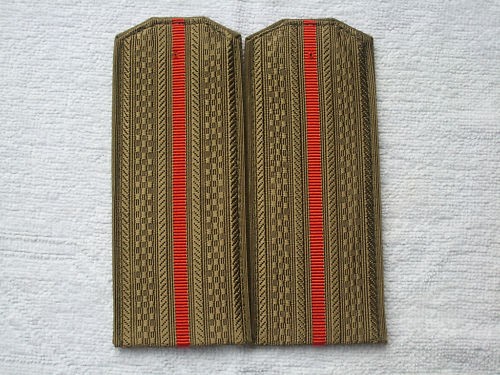 Schulterstücken